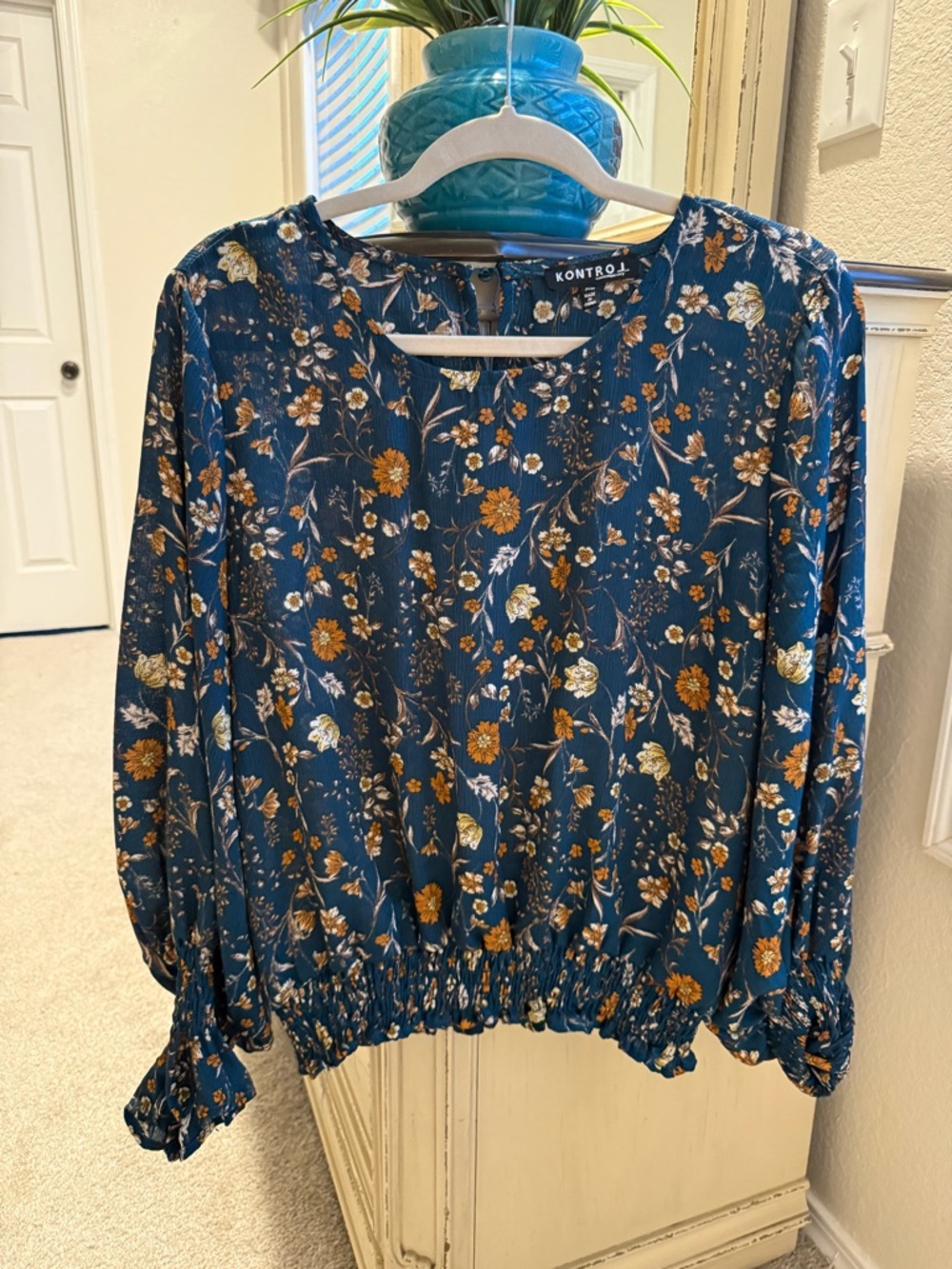 Kontrol Women's Teal Floral Long-Sleeve Peasant Blouse